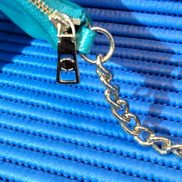 Coach - Picture 3 of 6